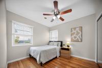 Cozy Modern 2BR 1BA near LAX, LMU, SoFi Stadium and the Beach - B&B Los Angeles