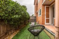 Urban Retro - Experience Vibrant Courtyard Charm - Chambres d’hôtes Melbourne