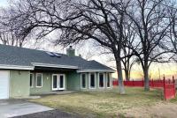 Mountain Escape, Yosemite South Gate House with Hot Tub, Views & Game Room, Near town - B&B Oakhurst