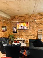 A Rosey Fresh Burgundy Hotel - B&B Johannesburgo