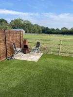 Willowbrook Luxury Log Cabin with private hot tub - B&B Kings Norton