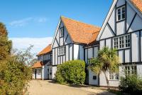 7 Sanctuary Court - sleeps 12 - Thorpeness - Aldeburgh Coastal Cottages - Close to the Beach, Golf and the Country Club - B&B Thorpeness
