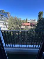 One Rosebank EasyStay Studio - Bed and Breakfast Johannesburg
