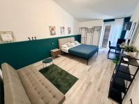 Deluxe Room (2 Adults + 1 Child)