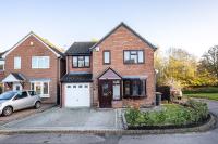 Carey House Long Stays Free Parking and WI-FI - B&B Swindon