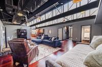 Long Beach Apartment - 10 Min Walk to the Beach! - Bed and Breakfast Long Beach