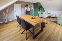 Natur-Design "Platzhirsch Sauerland" - Sauna, Kamin, Balkon, Garten, Hütte, Grill - Ferienwohnung Drolshagen