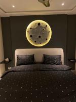 Luniq 1 BR Self Check-in Gulberg MM Alam - B&B Lahore