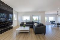 Spacious 6BR Home with Terrace Views and Parking nearby parks golf and resorts - Ferienwohnung Chilliwack