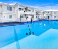 Pacific Blue Poolside Escape - Bed and Breakfast Salamander Bay