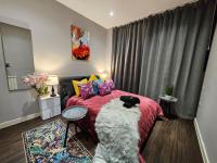 Simple Stays - London Heathrow Luxury Apartment-2nd Floor - B&B London