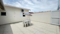 Cantinho Perfeito para Dois Conforto e Mar Bem Pertinho, Casa terrea no centro 80M Praia, Ar, Enxoval,Estacionamento e churrasqueira - B&B Itanhaém
