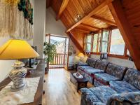 Madera y espacio, tu dúplex funcional para famílias - Muntanyó 2 - B&B Pla de l'Ermita