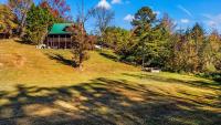 NEW Large Yard - Theatre - BBQ - Firepit - HotTub - Chambres d’hôtes Sevierville
