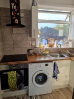 Room for female, near hospital - B&B Bournemouth