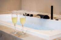 New ! Sublime loft, Spa & Sauna, Place des Vosges - Bed and Breakfast Épinal