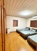 Habitación Triple con vistas al jardín