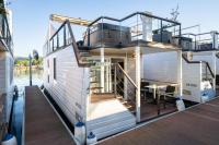 Lovely HouseBoat Apartment Portorose - B&B Portorose