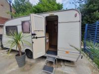 relax and enjoy in this cozy caravan - B&B Ponders End