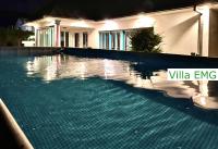 Ferienhaus Villa EMG Gelsenkirchen nah Essen Dortmund mit Pool und Garten für Familien Gruppen bis 21 Personen - Chambres d'hôtes Gelsenkirchen