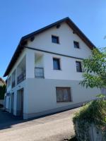 Hiša nad izvirom reke Krke - B&B Krka