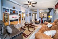 The Nest-2 K Beds-Game Room-Deck-5 min to Mariposa - B&B Mariposa