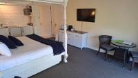 Bay and village view, 2 person spa bath - B&B Paihia