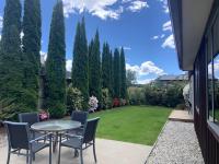 Spacious Central Wanaka Home - Sleeps 4 - 5min Walk to Lake & Town - Ferienwohnung Wanaka