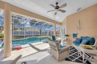 Modern Pool Home|Game Room|Workspace & Near Beach - B&B Palm Coast