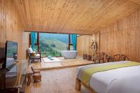 Deluxe Suite with Spa Bath