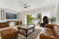 4BR Waterfront Holiday Home - Spacious Nature & Serenity in Briggera Waters - B&B Costa Dorada