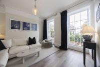 Elegant Period Town Centre Apartment with Parking - B&B Cheltenham