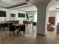 Chambre Double ou Lits Jumeaux avec Salle de Bains Privative