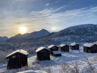 New Apartment, Porch & Sauna, Sunnmøre Alps - B&B Stranda