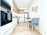 Beauty in the Sky- 1BR Apt Opposite Central Market - B&B Adelaide
