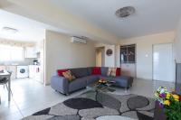 Spacious sea view apartment - B&B Chloraka