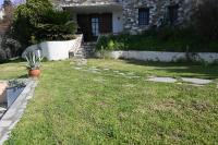 Tranquil Infinity Pool Getaway (private jacuzzi and steam bath, pool, garden, sea and city views) - Chambres d'hôtes Volos