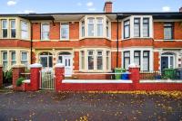 Spacious 5BR Home in Cardiff Bay with Office Area - B&B Cardiff