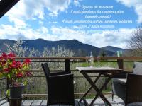 Eco-grange au milieu de notre ferme biologique O'Naturel - B&B Massat