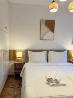 Boho Coastal Retreat with Jacuzzi, 1 min to Beach - B&B Atenas