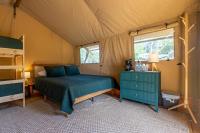 A Calm and Cozy Lakeside Glamping Retreat Awaits - Chambres d’hôtes Onalaska