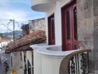 Habitación con cama queen y baño privado cerca del parque - Chambres d’hôtes La Ceja