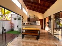 Casa da paz, você pode ir caminhando à praia - B&B Itapoá