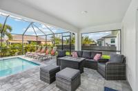 Cape House - 4 BR - Pool - Fire Pit - Private Backyard - B&B Cape Coral