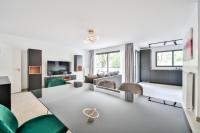 Three-Bedroom Deluxe Apartment