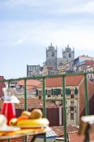Porto Pacific - Rua das Flores - Flower Street - B&B Oporto