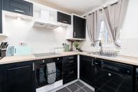 Spacious 3 Bedroom Home with 6 Beds Private Garden and Driveway Parking - B&B Sheffield