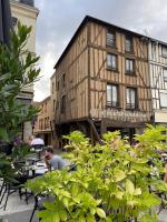 Studio Cosy 32 m2 hyper centre Châlons-en-Champagne - Bed and Breakfast Châlons-en-Champagne