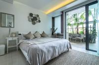 Spacious beautiful studio with big patio on the pool side ! - B&B Ban Raboet Kham