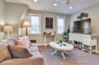 2 Mi to Bay Park Charming Milwaukie Getaway - Bed and Breakfast Milwaukie